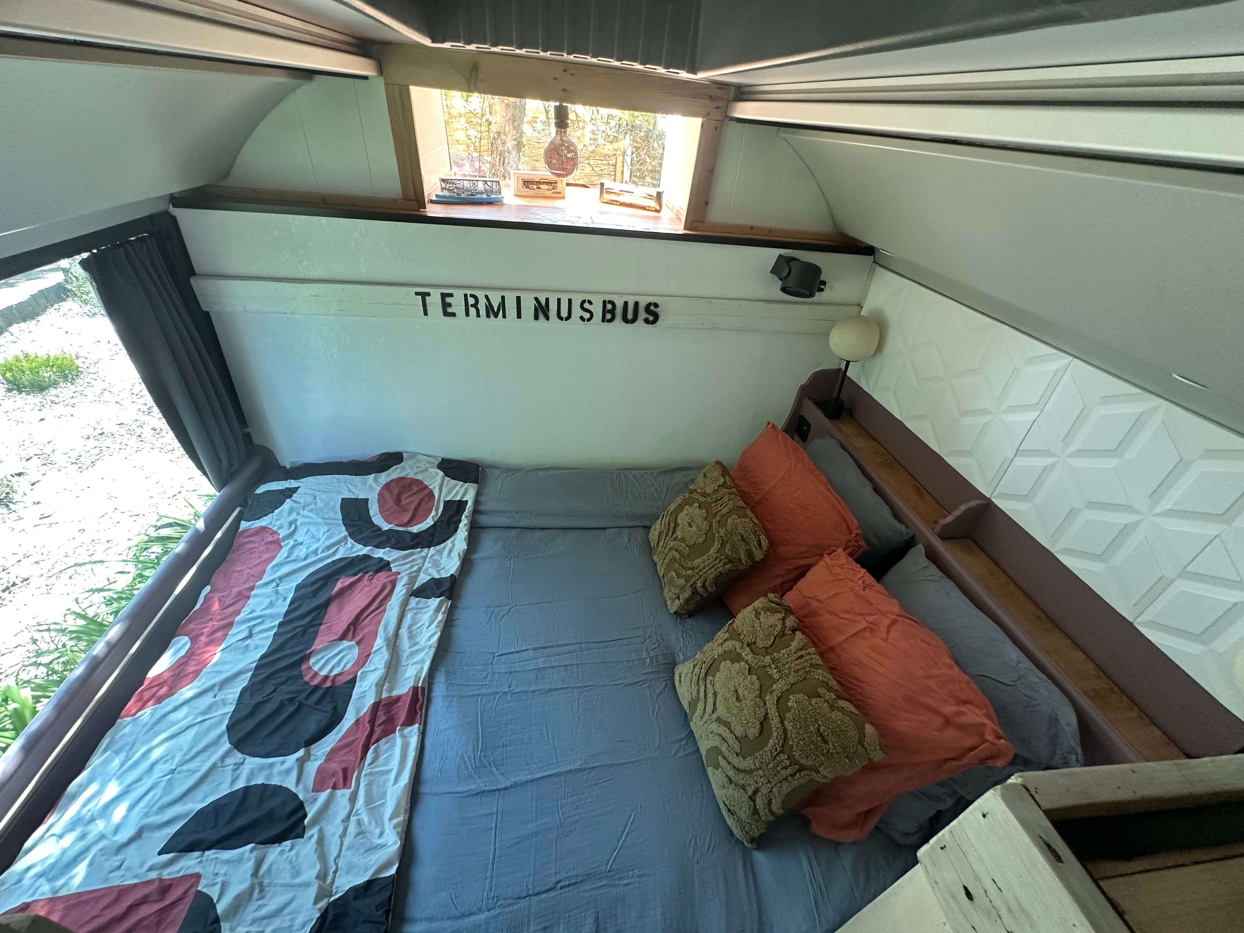 Chambre avec un lit en 160x200 - Terminusbus - Crèvecoeur le Grand - Oise - Hauts de France