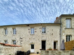 Terrasse du gite Capucine de La Chauvinière en Charente maritime