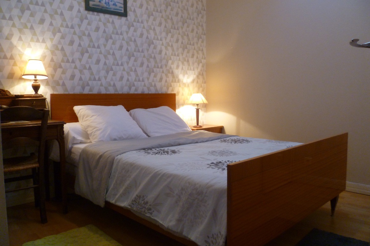 Chambre avec 1 lit 140