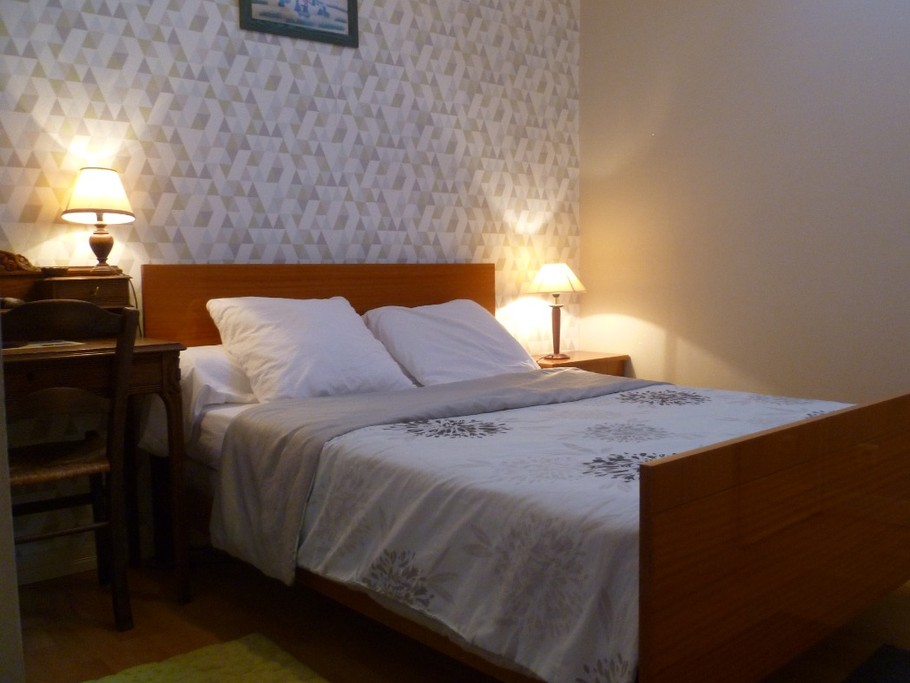 Chambre avec 1 lit 140