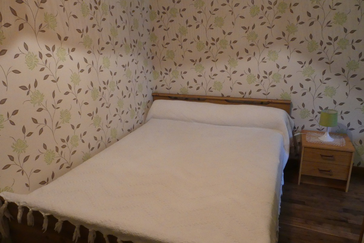 Chambre:  3 pers  lit140+ lit90