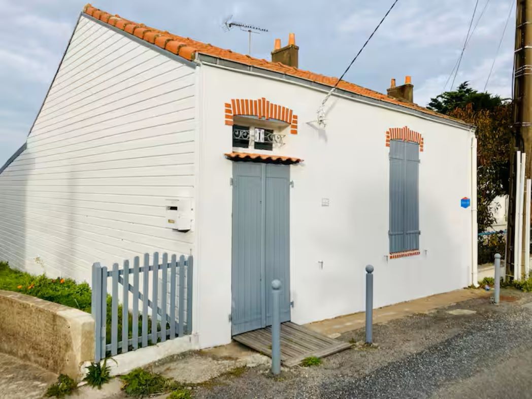 Entrance to fisherman's cottage Pornic