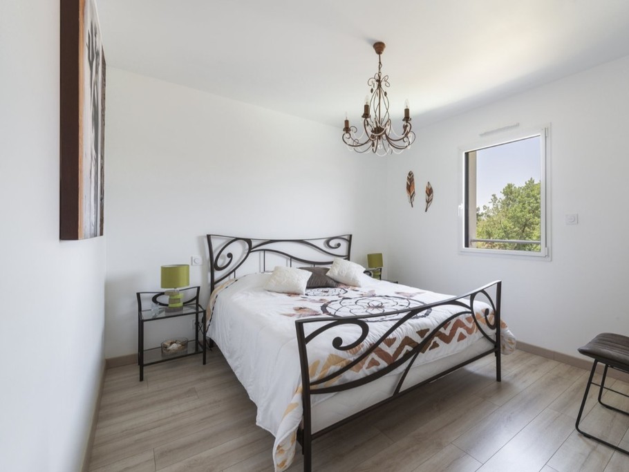 Chambre Parentale. lit en 160 (étage)