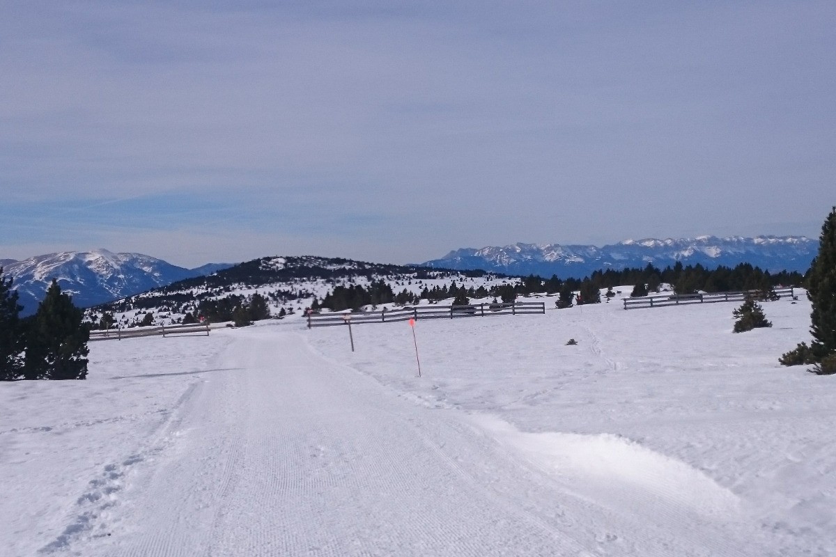 A 5 km: piste ski de fond, site de la Calme