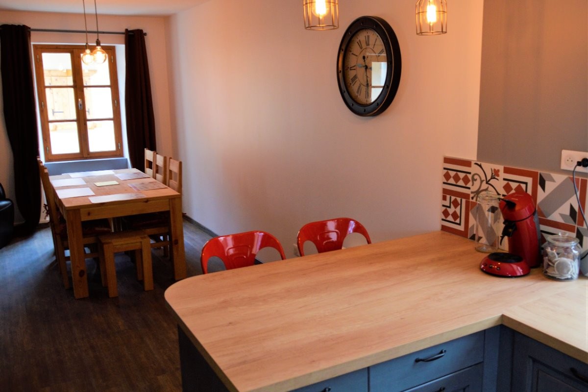 Spacieux appartement aménagé avec charme, au cœur du village-Côté cuisine