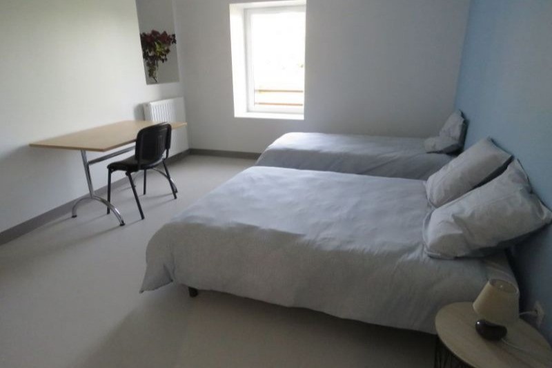 Chambre 2 étage - 3pers - Gîte collectif La Ruche