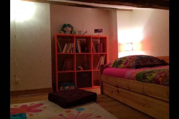 livres et jeux dans mezzanine