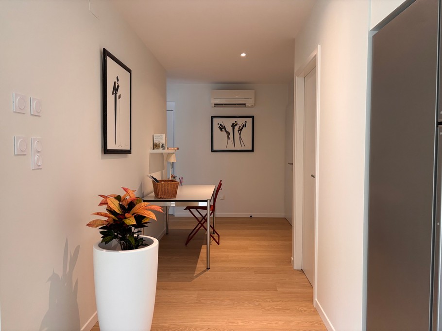 Couloir avec espace bureau - Appartement les Marguerites - Contrexéville, Vosges