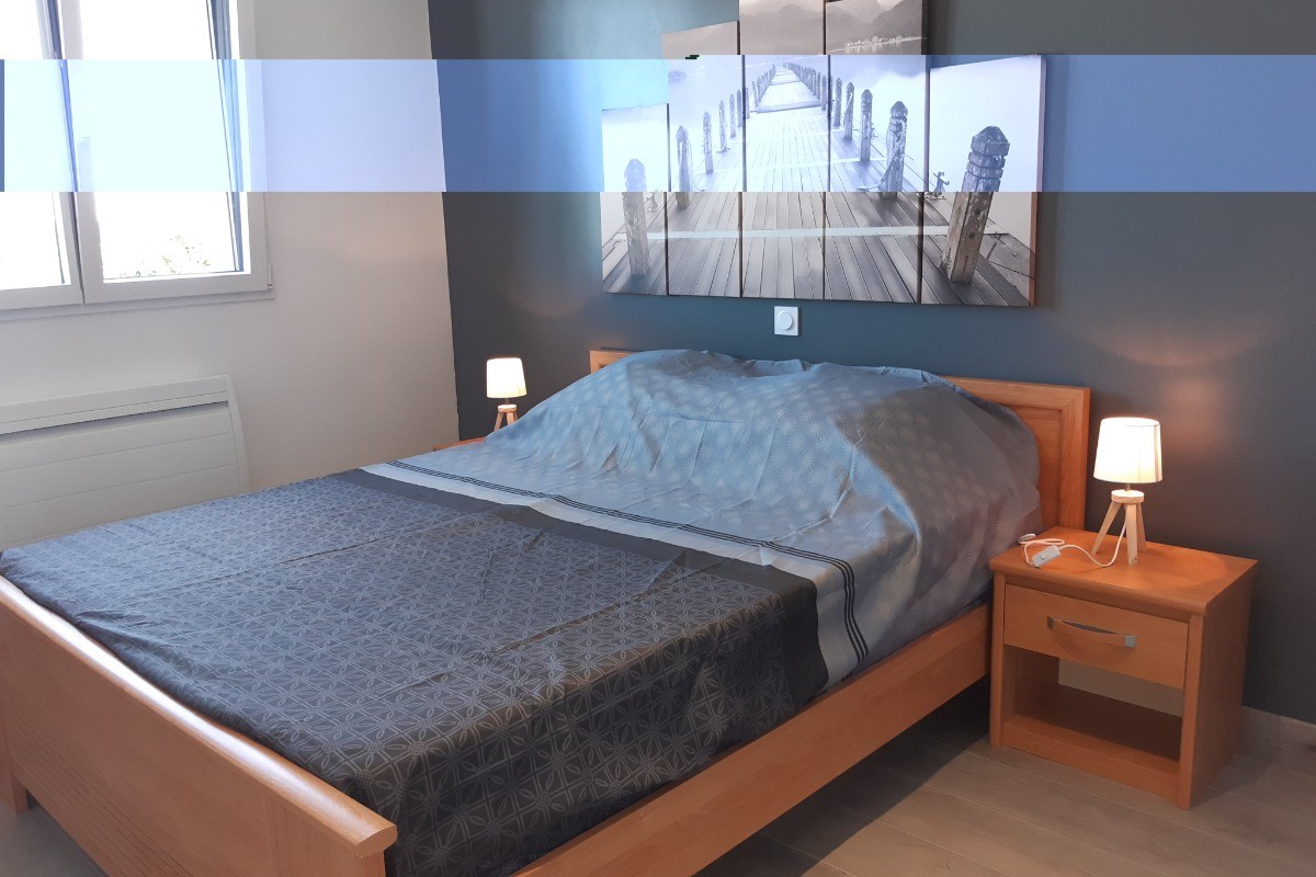 location Tréveneuc chambre à l'étage avec lit de 160