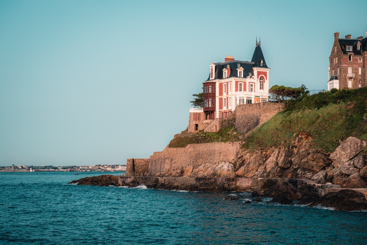 Villa des Roches Brunes à Dinard.
Crédits photos:  CRTB_VERNEUIL-Teddy