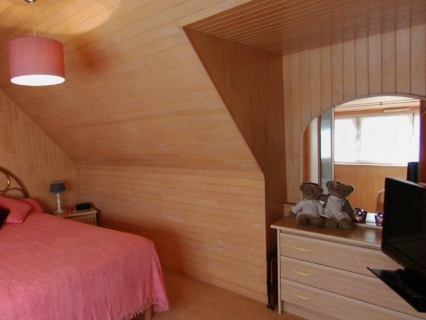 Chambre pour 2 personnes (lit 140 cm) avec TV.