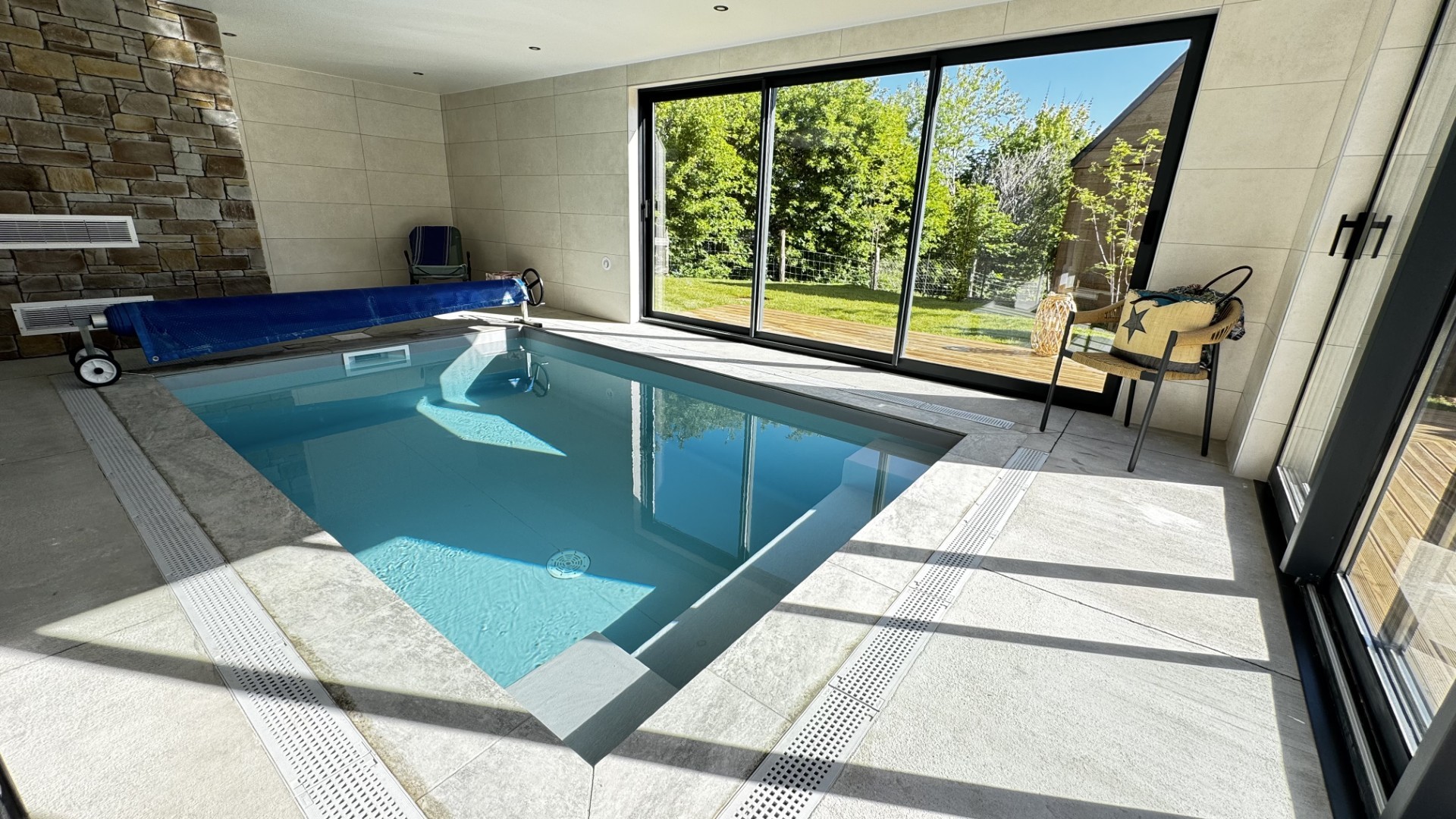 La Grange du Parador Vert, Le Verdier, Saint Victor la Rivière, Piscine intérieure