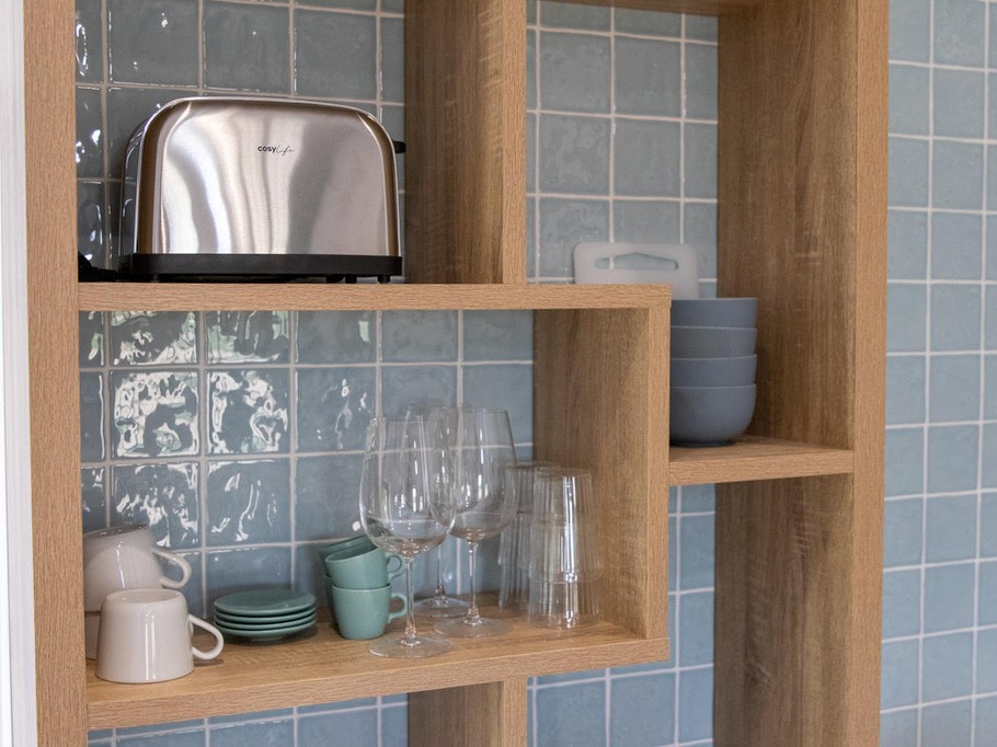 a cuisine ouverte sur le salon du gîte Mer