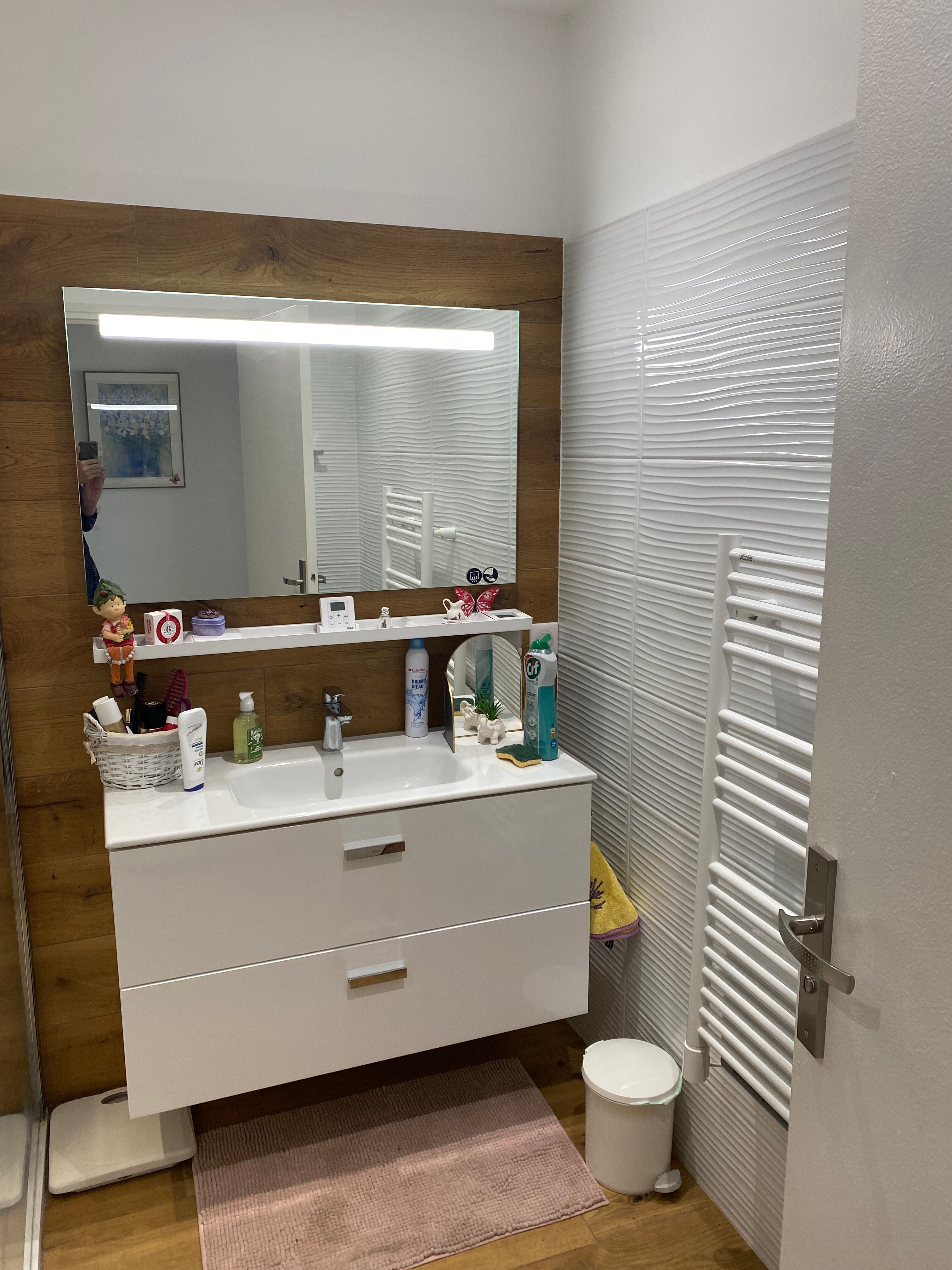 Salle de bain coté miroir