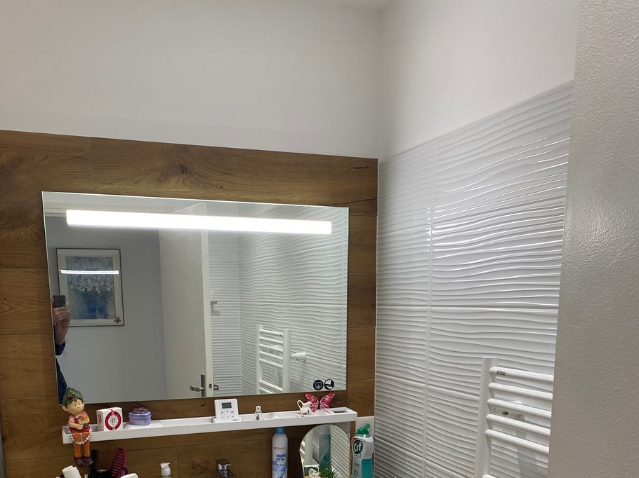 Salle de bain coté miroir