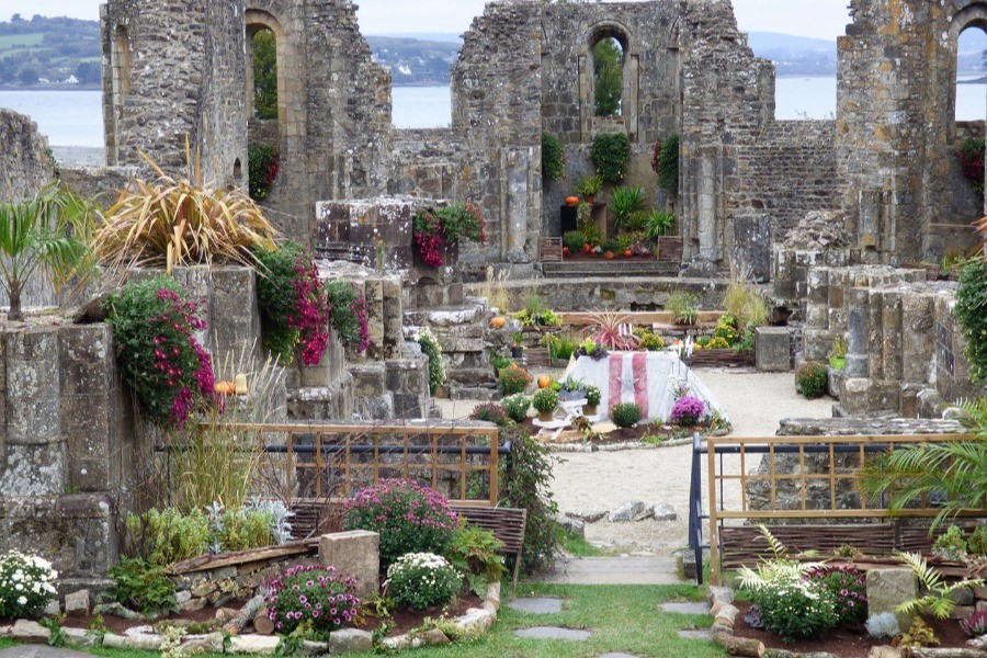 Les vestiges d'une ancienne abbaye à Landevennec