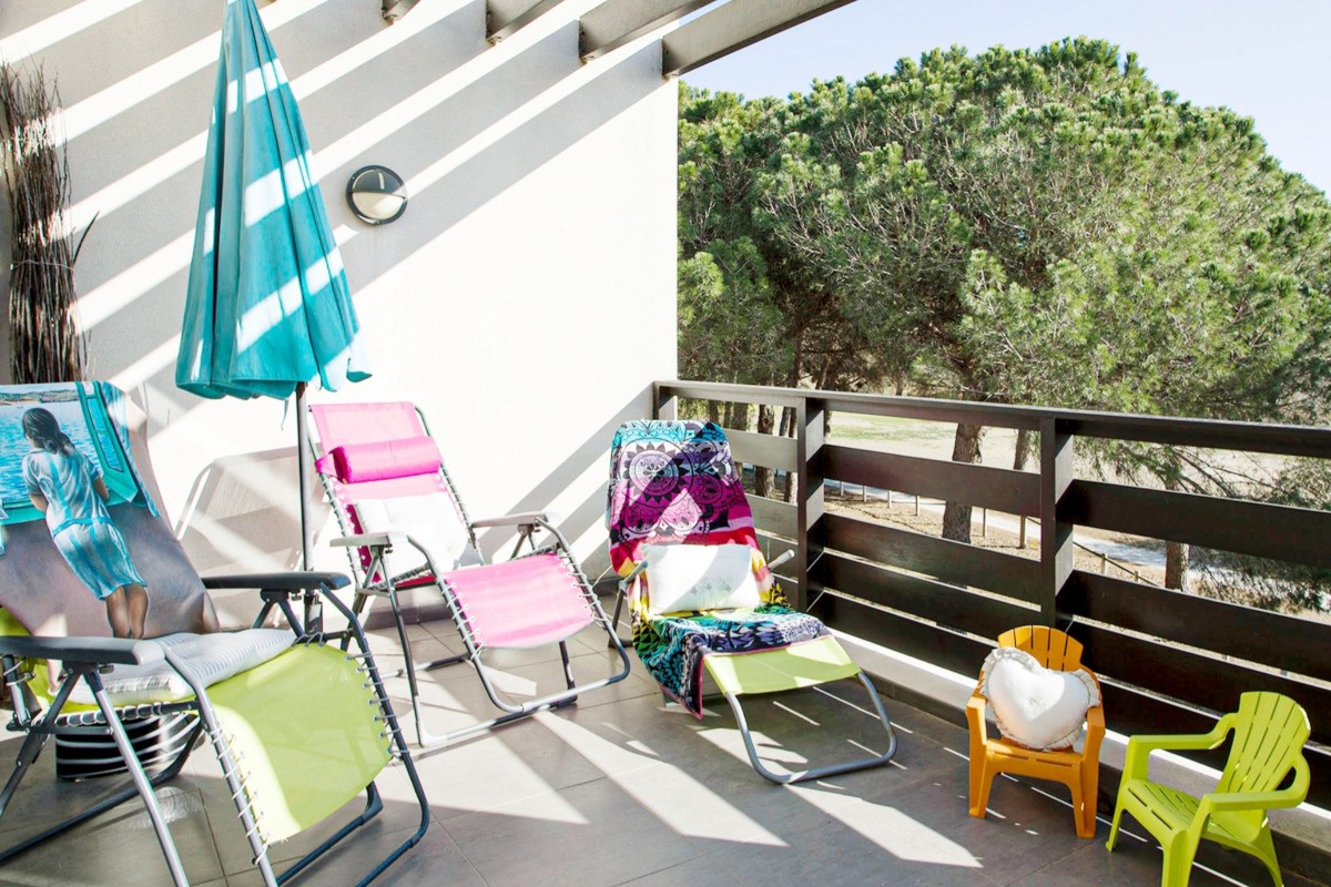 Relax sur la terrasse ! Et les Petits peuvent rester à l'ombre !