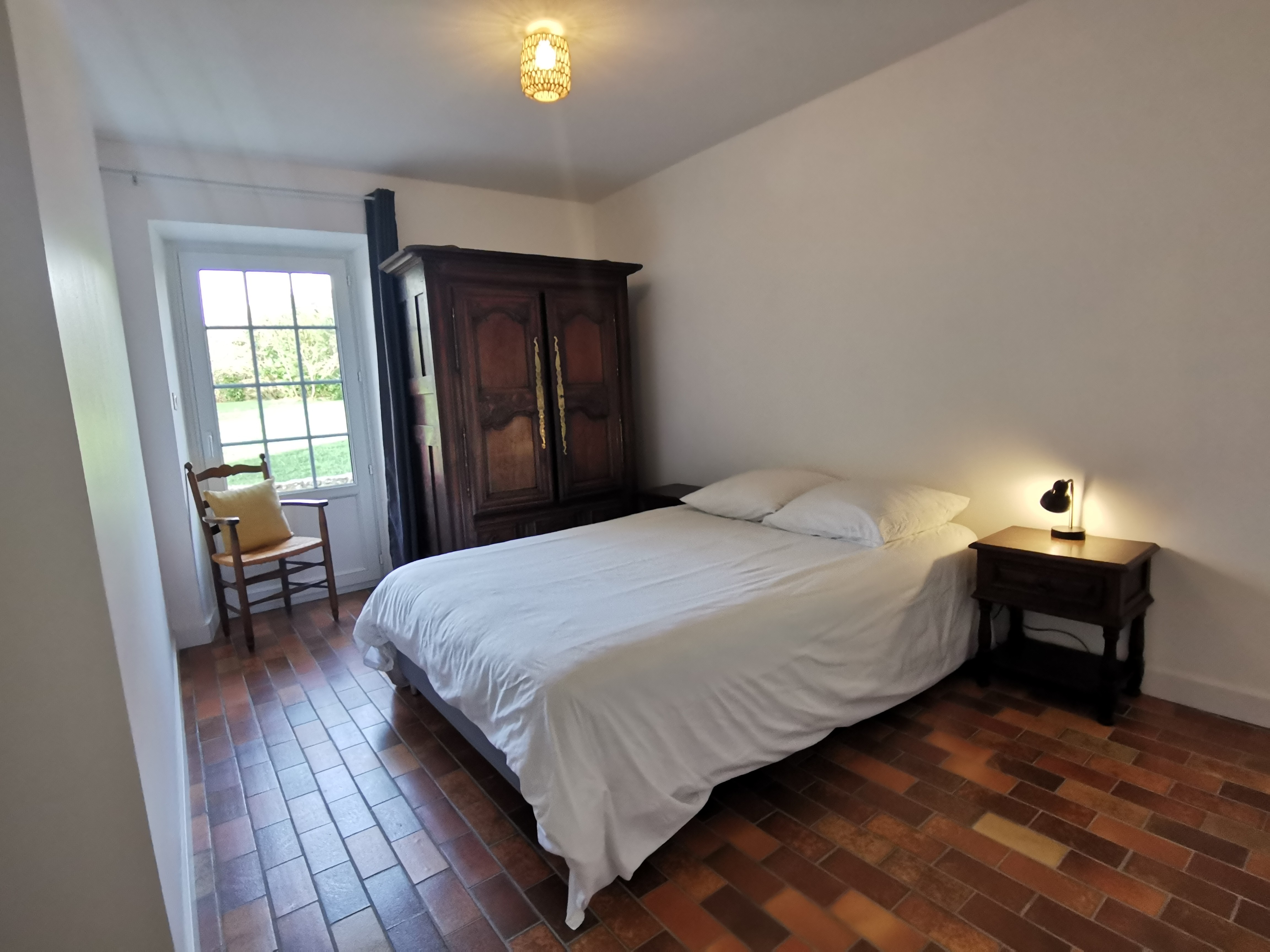 Chambre 3 rdc avec lit 140