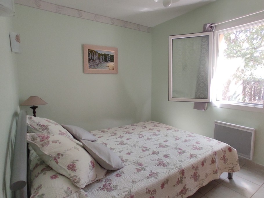 Gîte les clapas - la Maison Verte - Chambre parentale