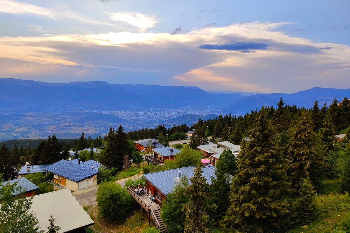 La vue sur la vallée depuis l'appartement