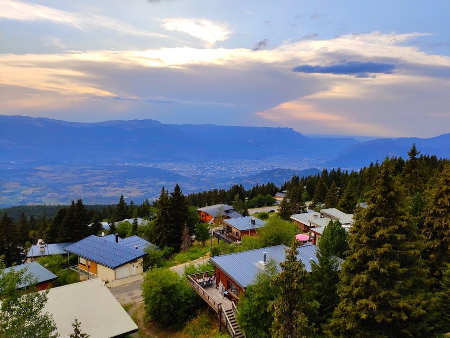 La vue sur la vallée depuis l'appartement