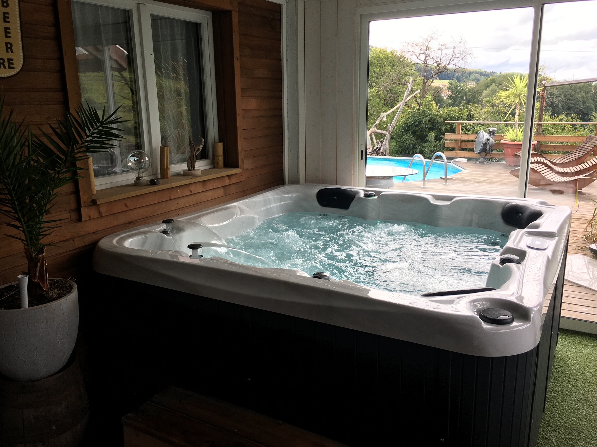 Gîte Ruine, esprit atypique, avec piscine et jacuzzi