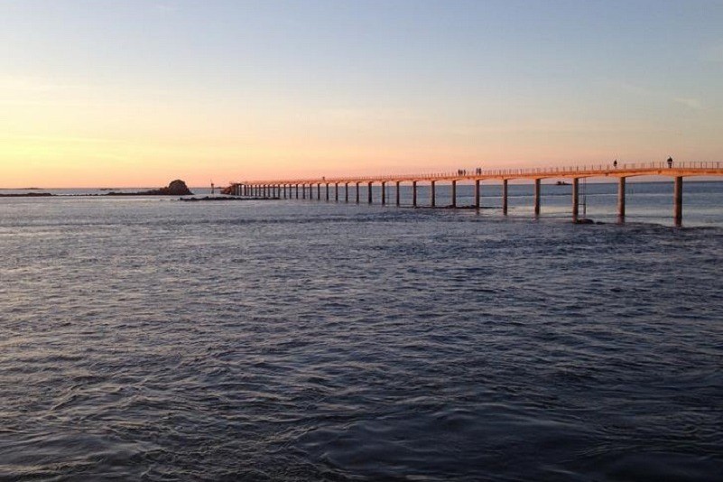 Passerelle pour rejoindre à marée basse le bateau vers l'ile de Batz