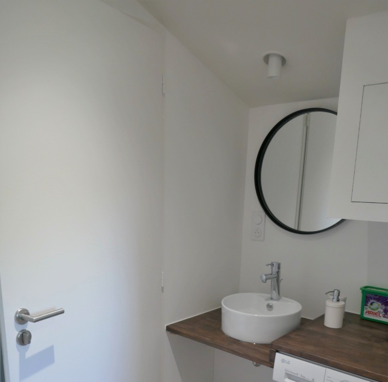 Salle d'eau indépendante à l'étage