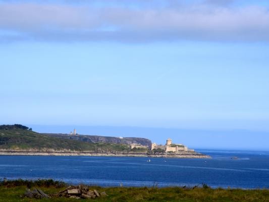 Vue sur Fort la Latte à partir du sentier des Douaniers