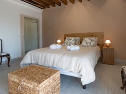 Suite parentale Léontine RDC Gite entre terres et vignes à Châtillon sur Morin