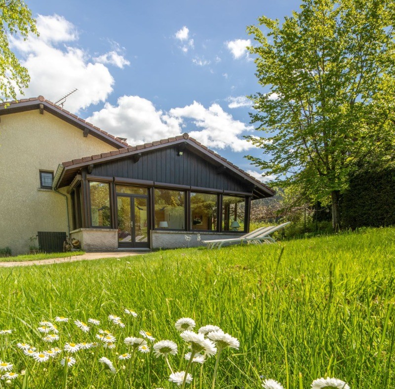 La verdure en bordure de terrasse..
