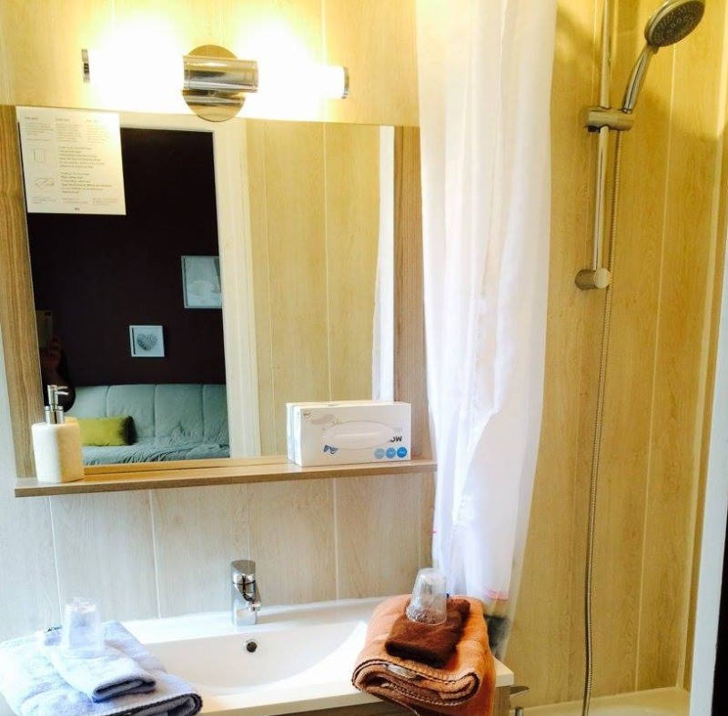 LE GRAND GITE SDB BAIGNOIRE FAMILLE