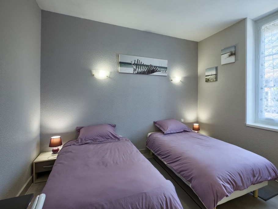 Lits de 90 x 190 que nous pouvons rapprocher pour faire un grand lit