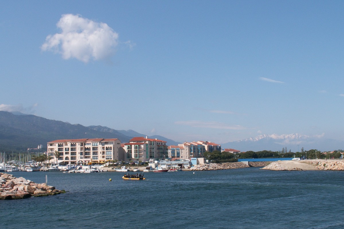 Port 400m, au fond Canigou (50km) enneigé en mai