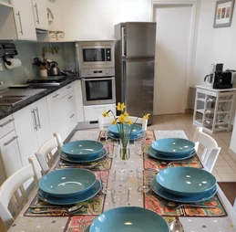 Cuisine  avec coin dînatoire