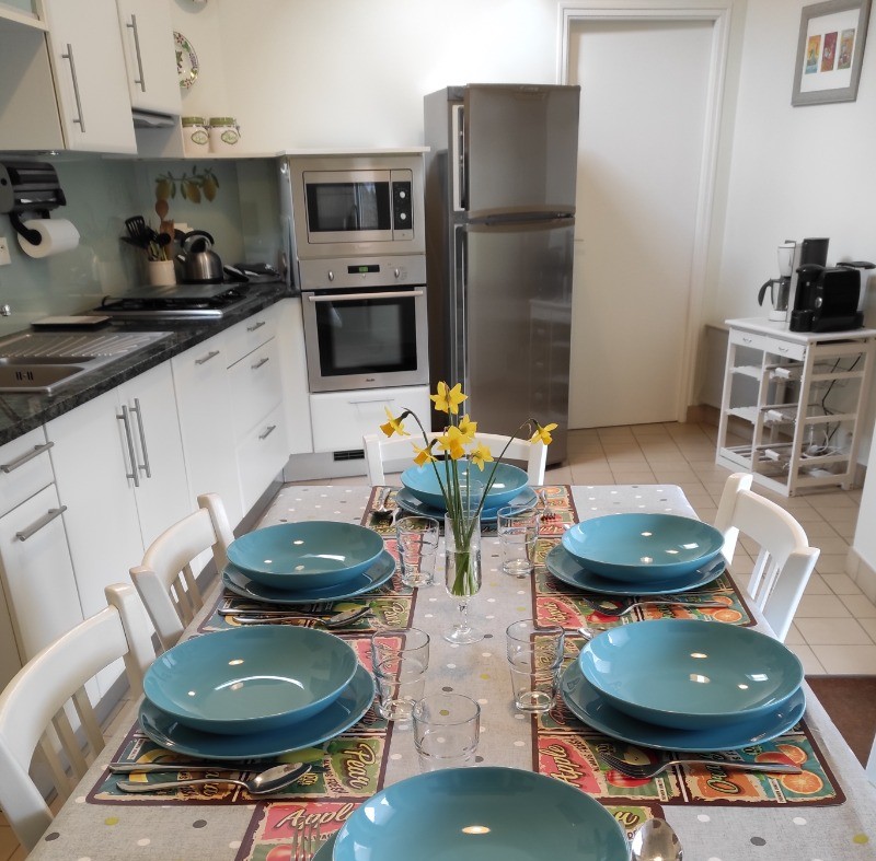 Cuisine  avec coin dînatoire