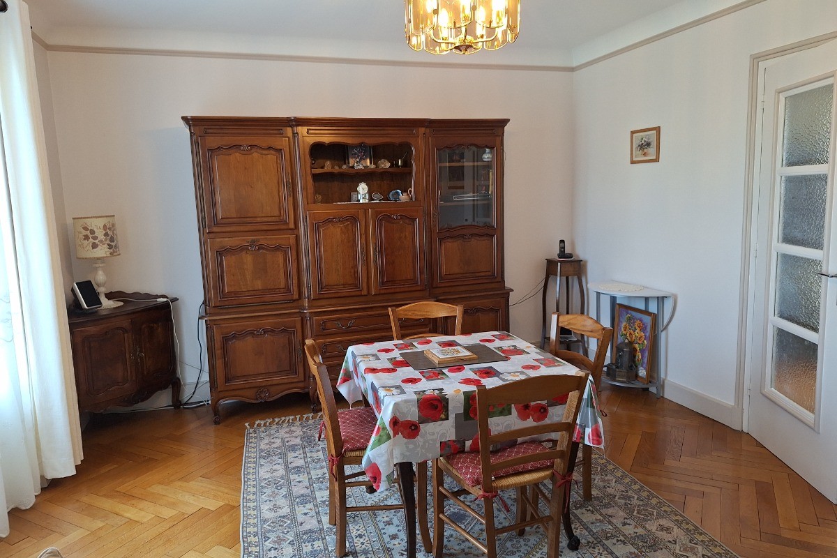 Séjour vers hall entrée appart Le Champ de Mars