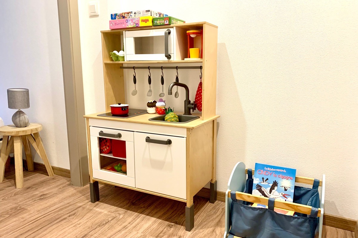 Petit coin enfant avec jeux et livres