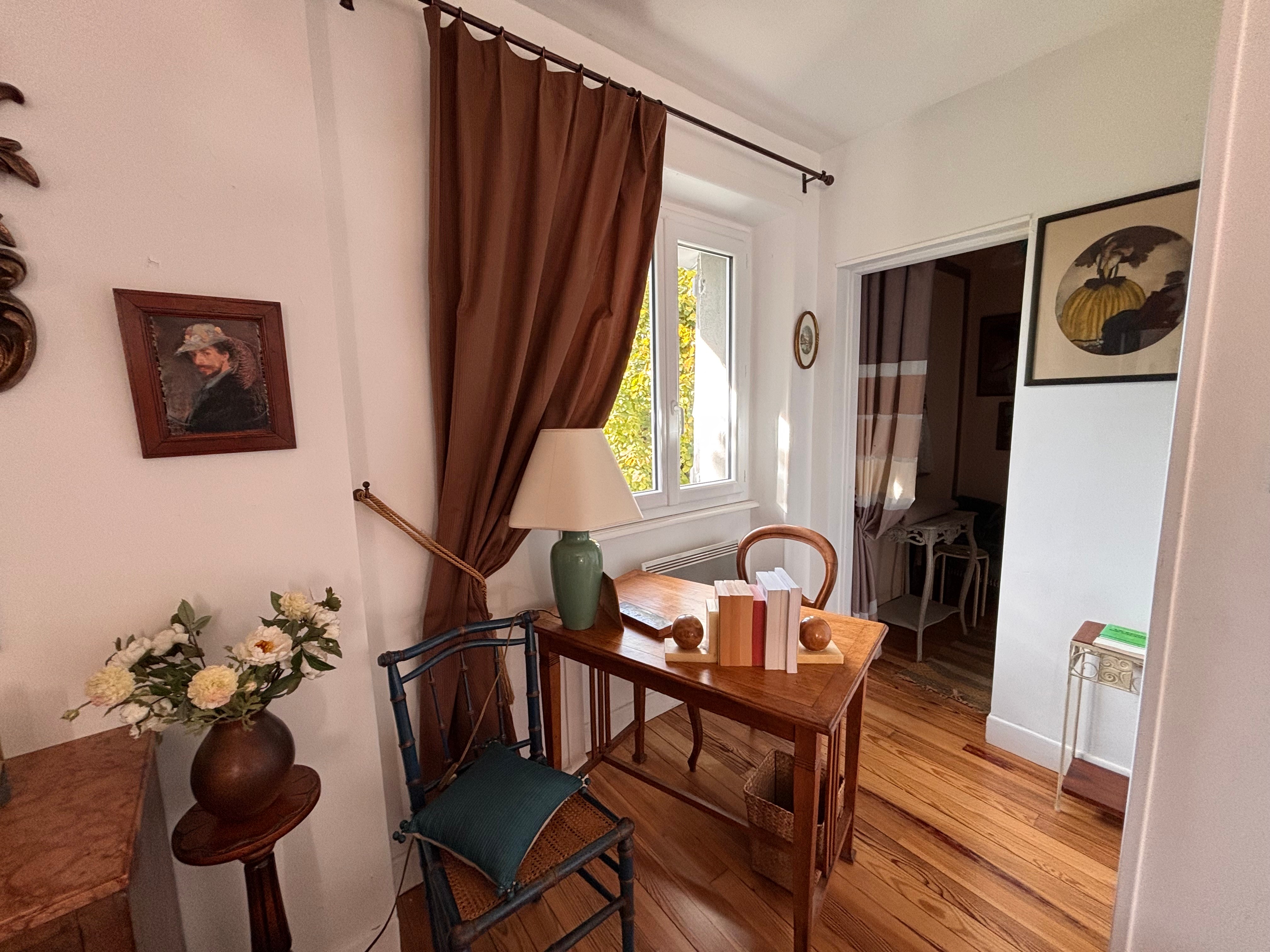 Bureau "Colombe"