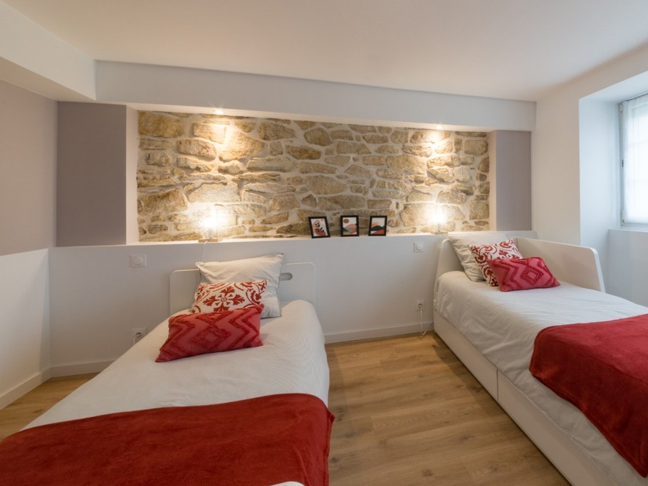 RDC: Chambre 2 avec 2 lits 90 x 200