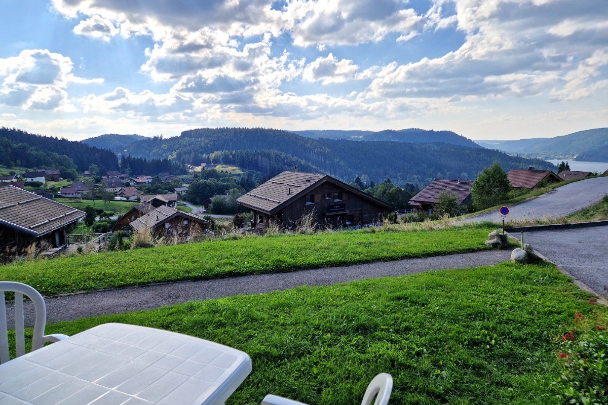 Terrace with garden furniture - Appartement Gérardmer