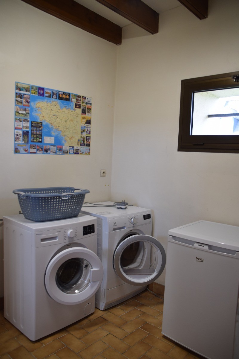 buanderie LL-SL- congélateur Clévacances Tréguidel