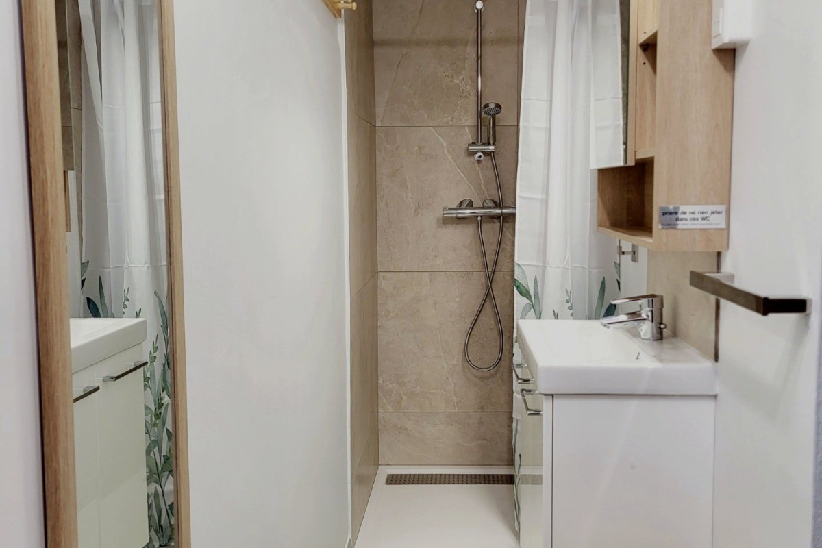 Salle d'eau, Gîtes de la Cagnardette - Studio Adret (Var, Provence, Côte d'Azur)