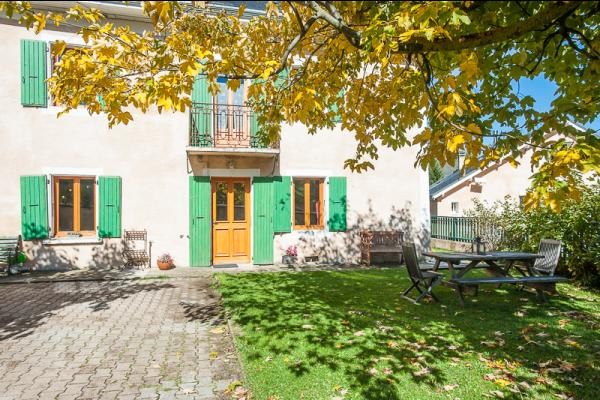devant le maison