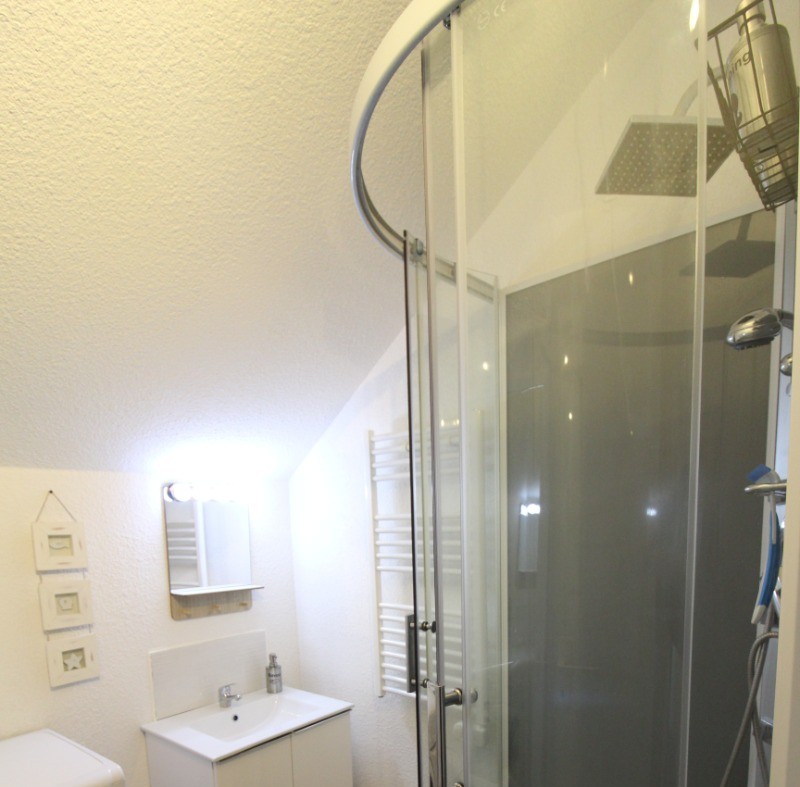 Salle d'eau étage - Gite Saint-Sauveur 54