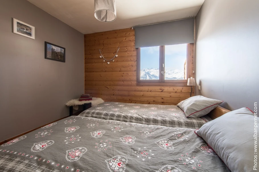 Le Fleur de Neige, gîte en Savoie station familiale - Albiez Montrond chambre avec lits jumeaux