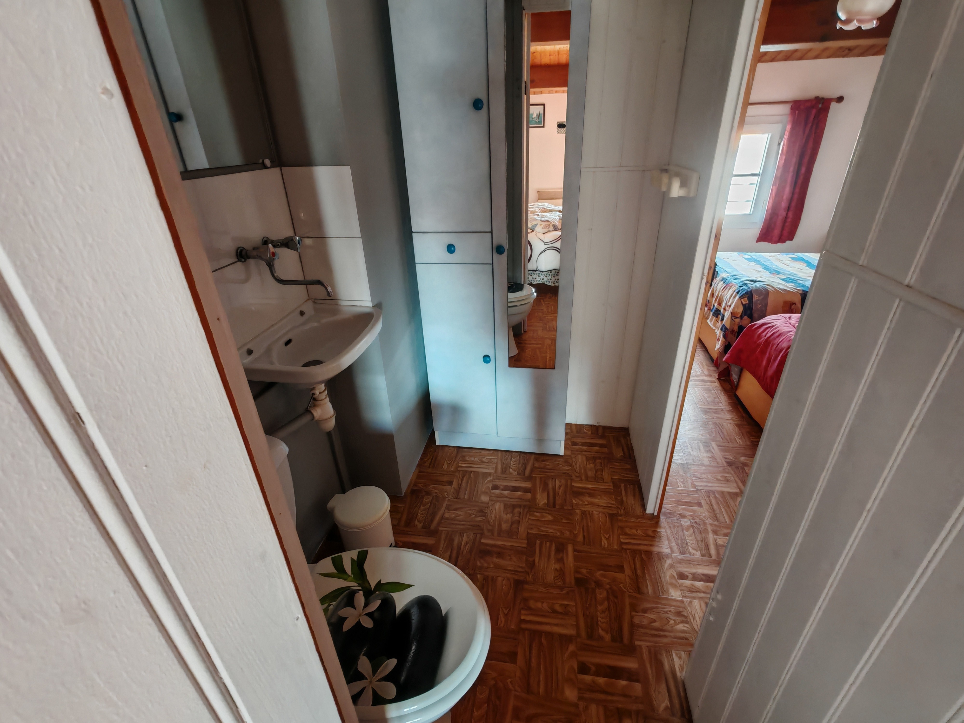 Communicating toilet between bedroom 1 and bedroom 2 upstairs