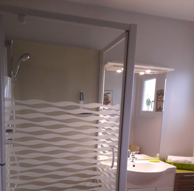 Salle d'eau Gîte LES THUYAS HAUTE-VIENNE