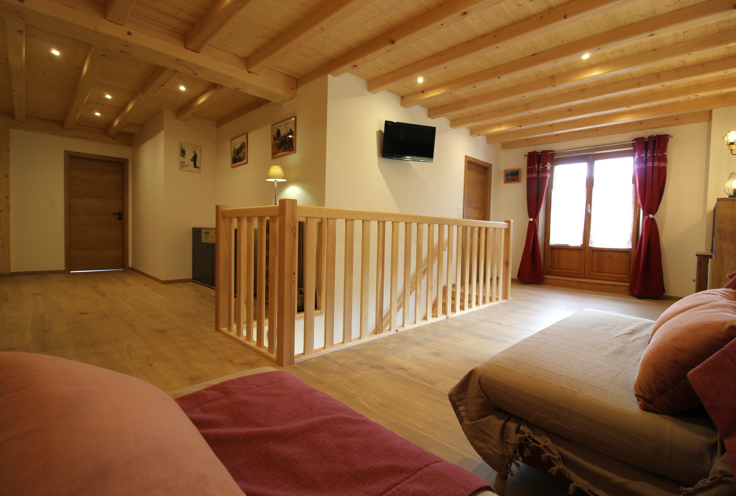 Etage Mezzanine  TV - La Clé des Champs à Bussang – Gîte de groupe tout confort dans les Hautes Vosges