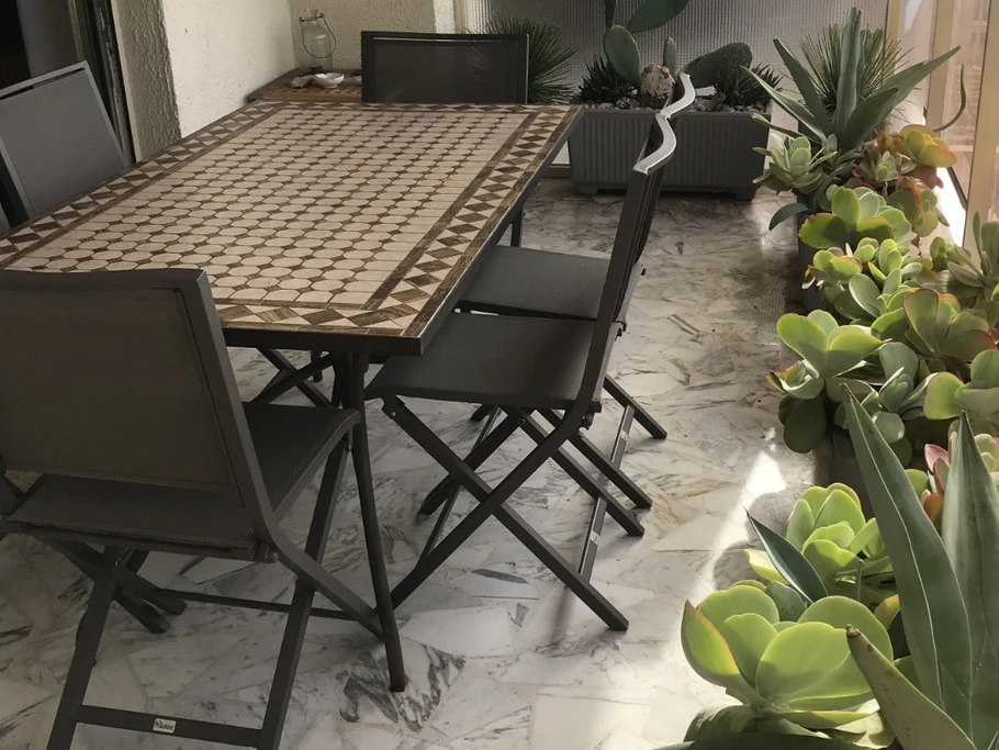 Coin repas terrasse sud